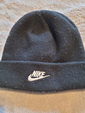 NIKE INFANT TODDLER UNISEX BEANIE EUC CUTE WARM STYLISH WINTER HAT ONE SIZE